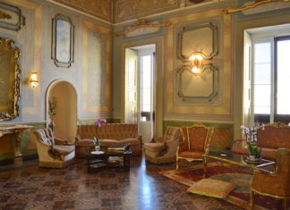 Palazzo De Castro. Nobili atmosfere Palazzo De Castro a Squinzano