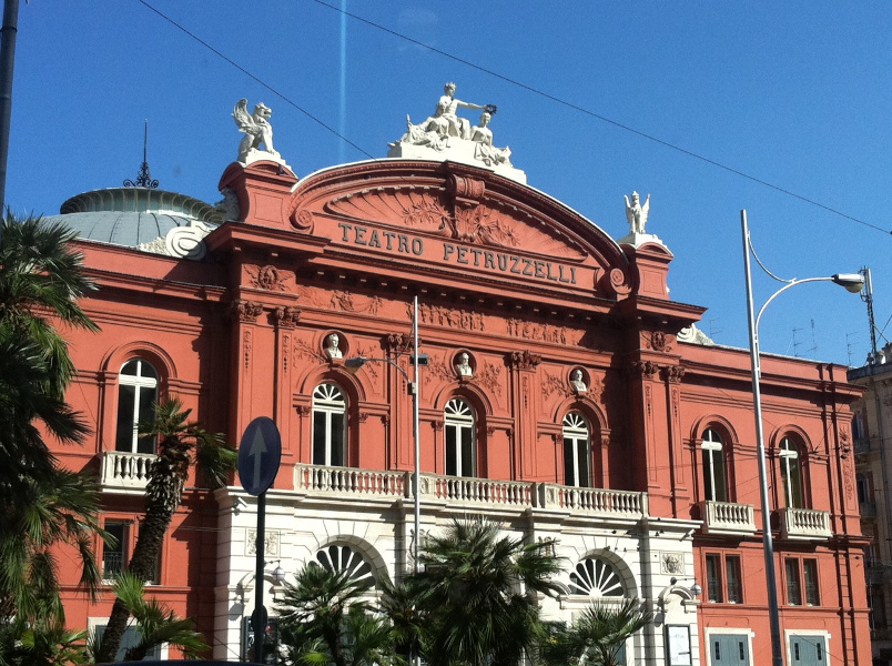 Bari tour