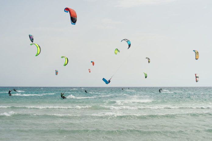 2LocalsCrew_KiteSurf