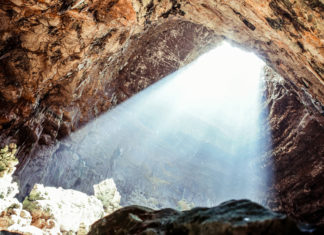 #mentreseiacasa: visita virtuale delle Grotte di Castellana visita