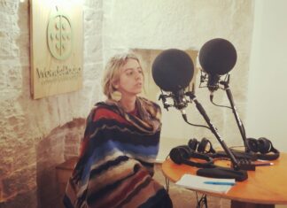 Lorena Carbonara si racconta e ci parla di “Ferma Zitella” Lorena