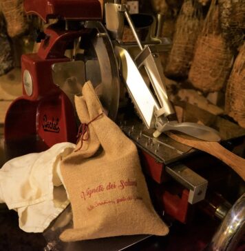 Vigneto dei Salumi, papillae celebrating Vigneto dei Salumi