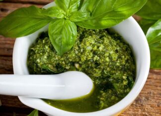La Liguria a tavola e il nostro pesto alla genovese Liguria a tavola